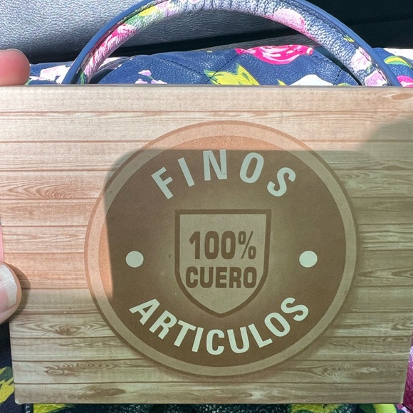 Wallet - Picture 3 of 4